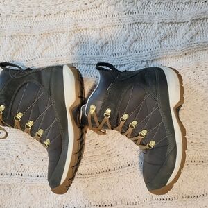 The North Face Women's Chilkat Black and Brown Hiking Boots
